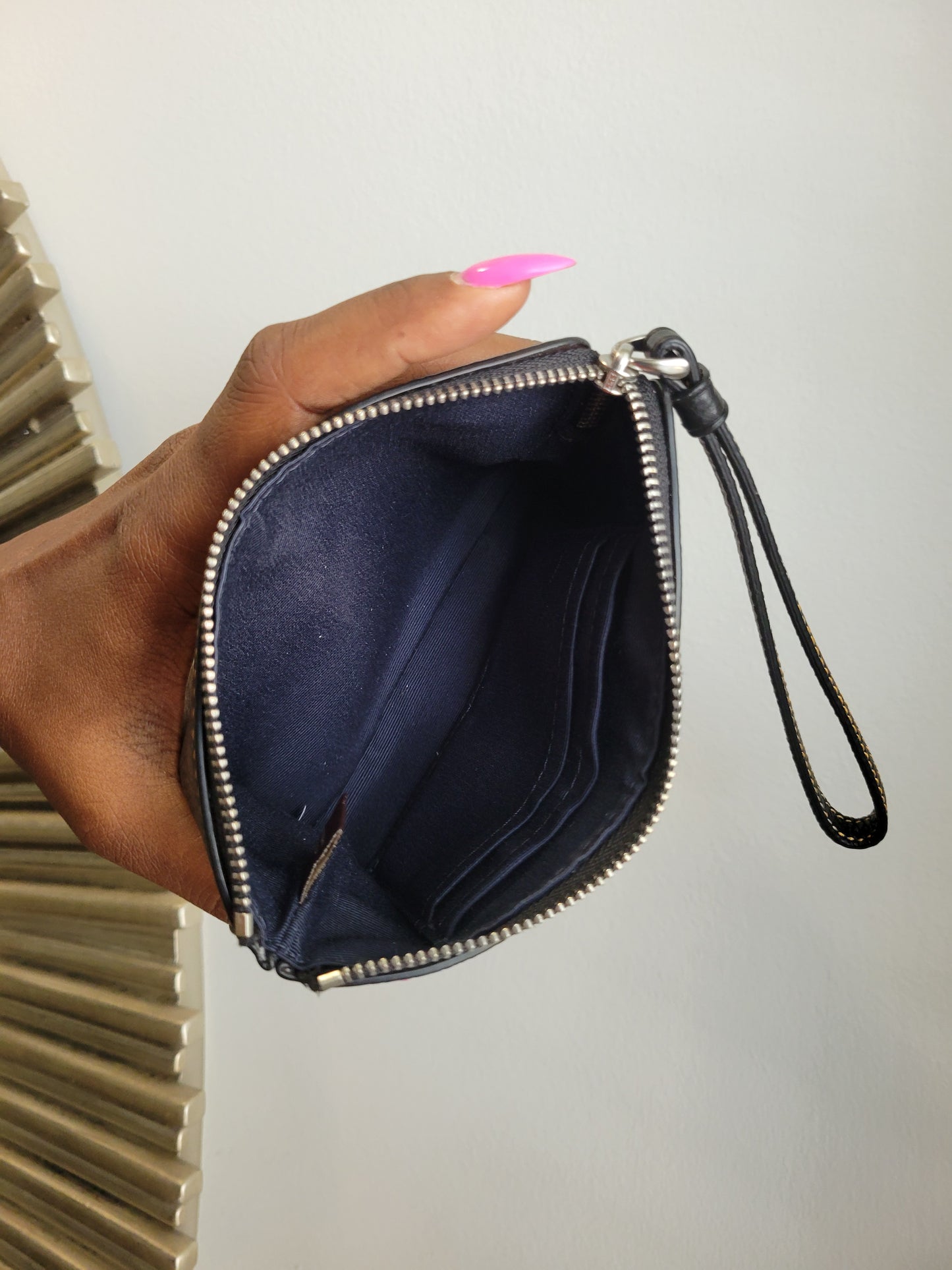 10.24 HAPPY DOG DEMPSY PURSE & MATCHING WRISTLET