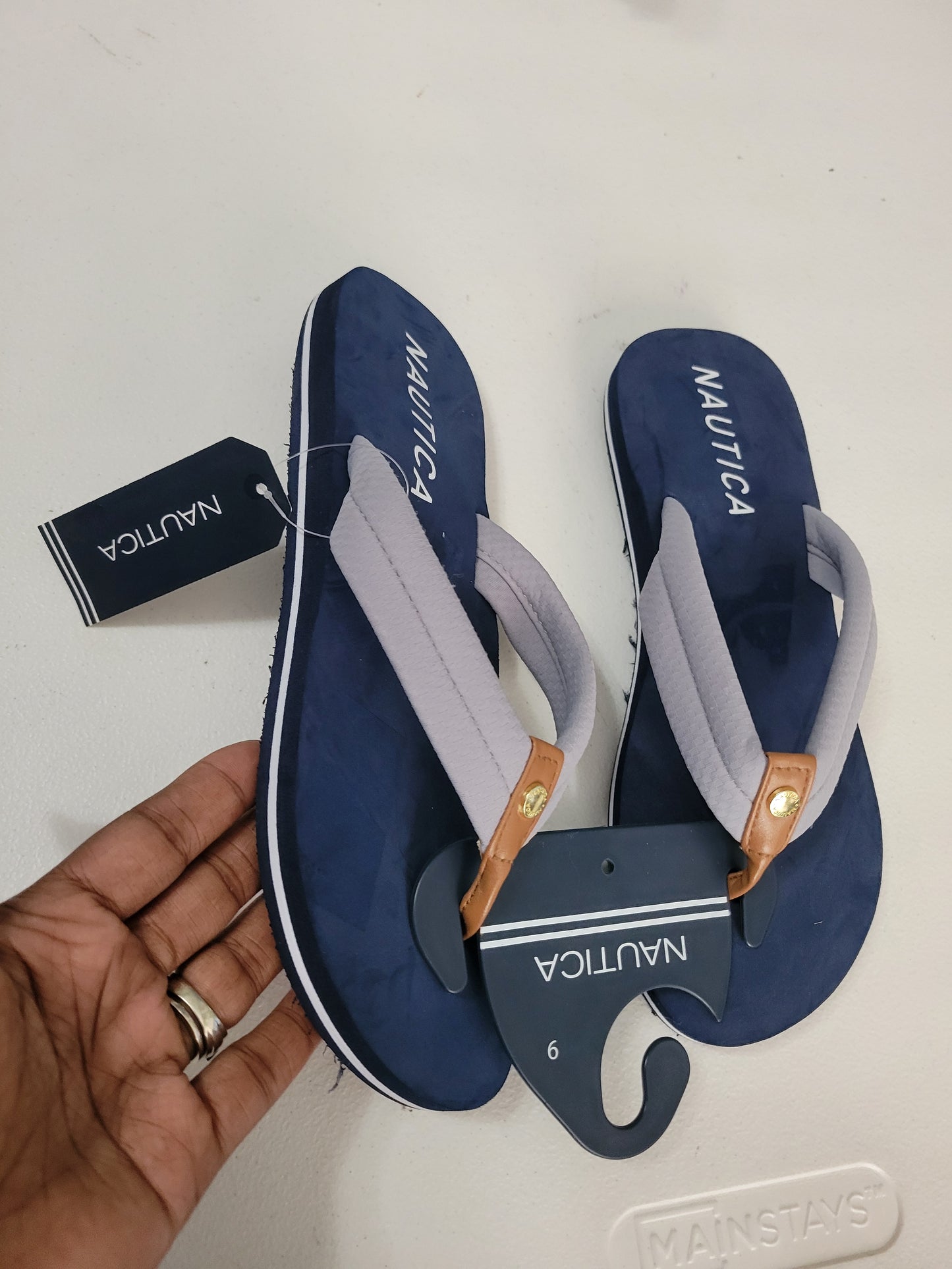 292 SIZE 9 NAUTICA FLIP FLOPS