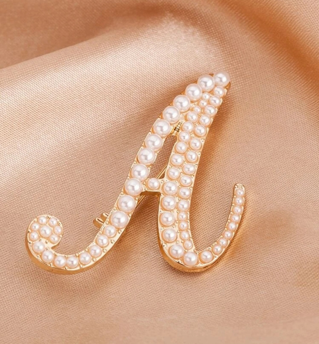 PEARL A BROOCH