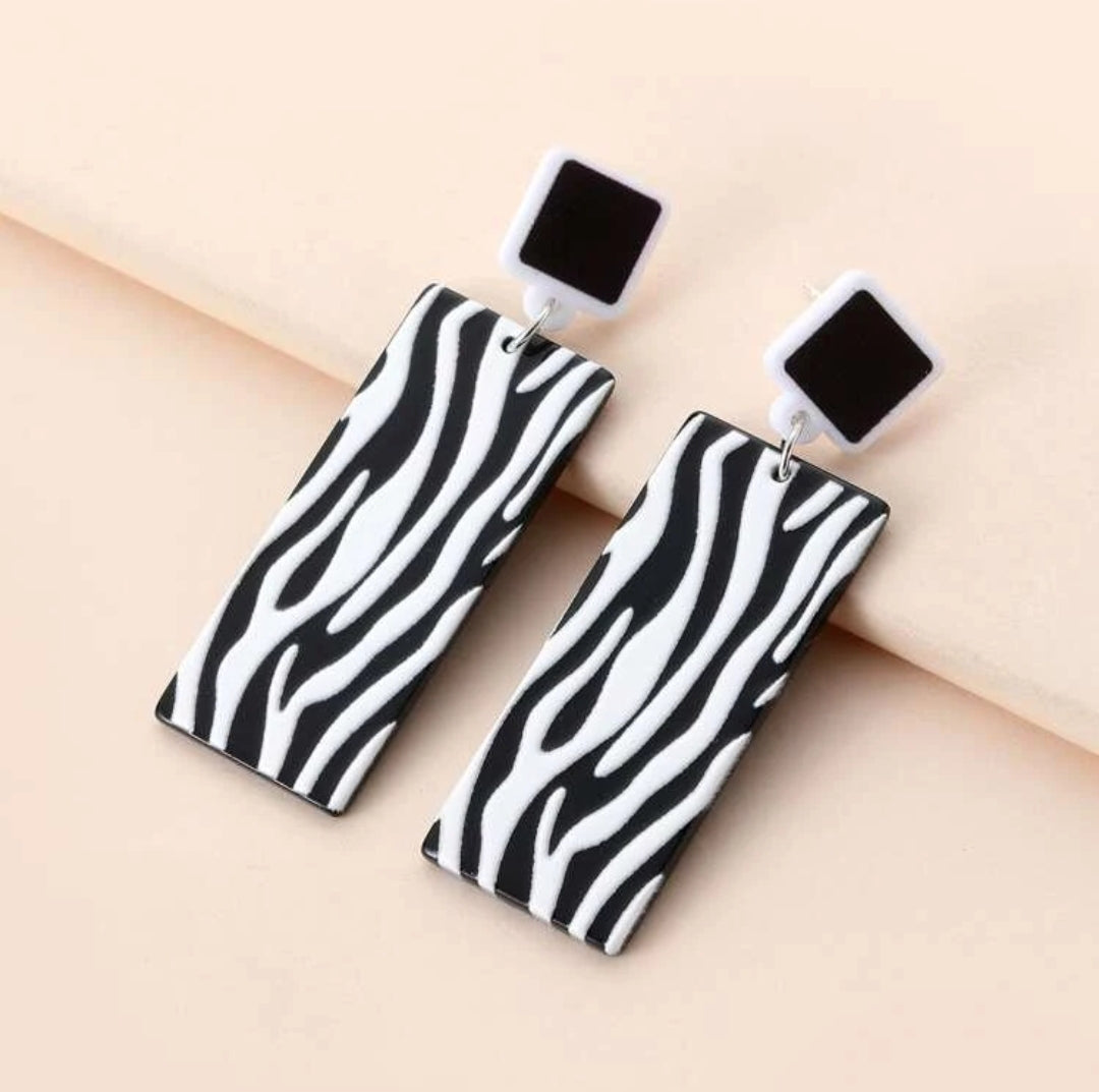 ZEBRA HANG EARRINGS