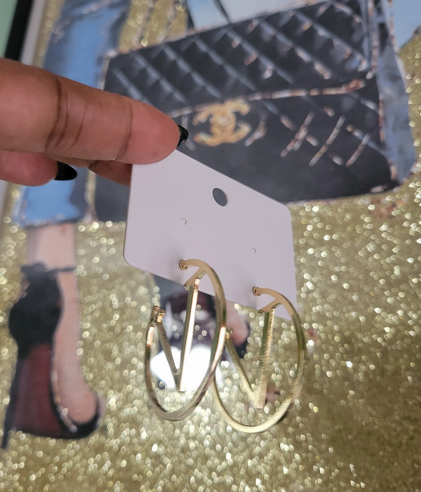 GOLD V HOOPS