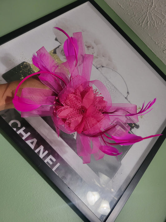 HOT PINK FASCINATOR